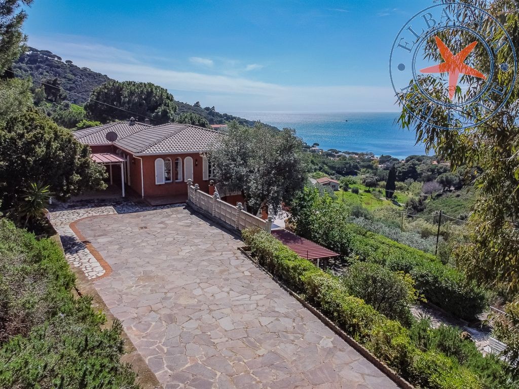 CAPOLIVERI - ELBA - VILLA CON GRANDE TERRENO E VISTA MARE