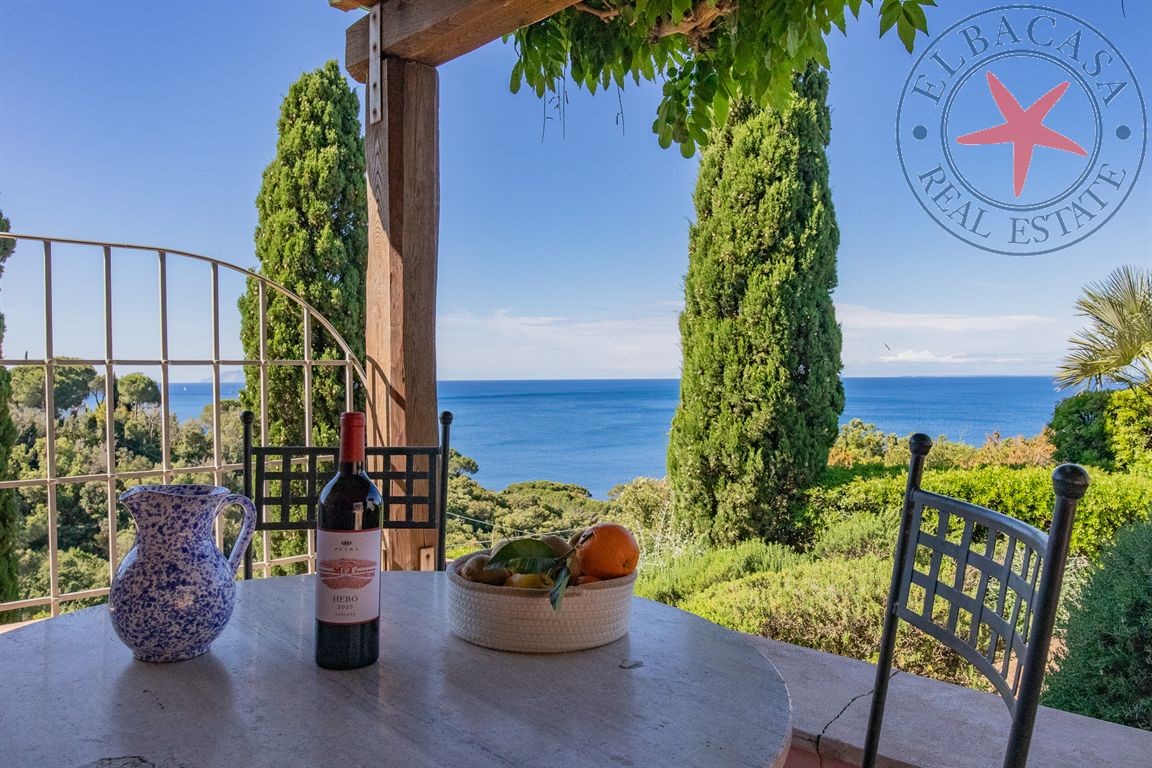 CAPOLIVERI - ELBA - PROPRIETA' DI CHARME: 2 VILLE VISTA MARE